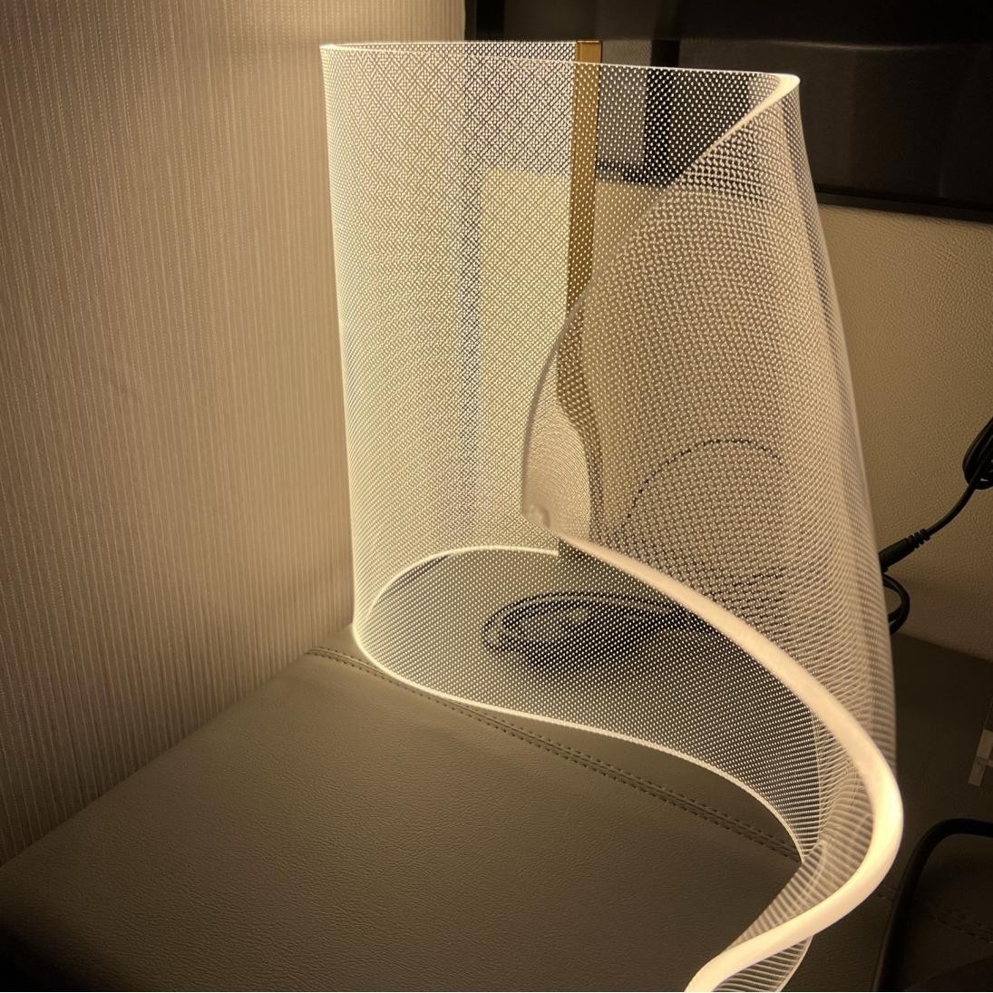 GWEILO Creatieve Onregelmatige Transparante Tafellamp
