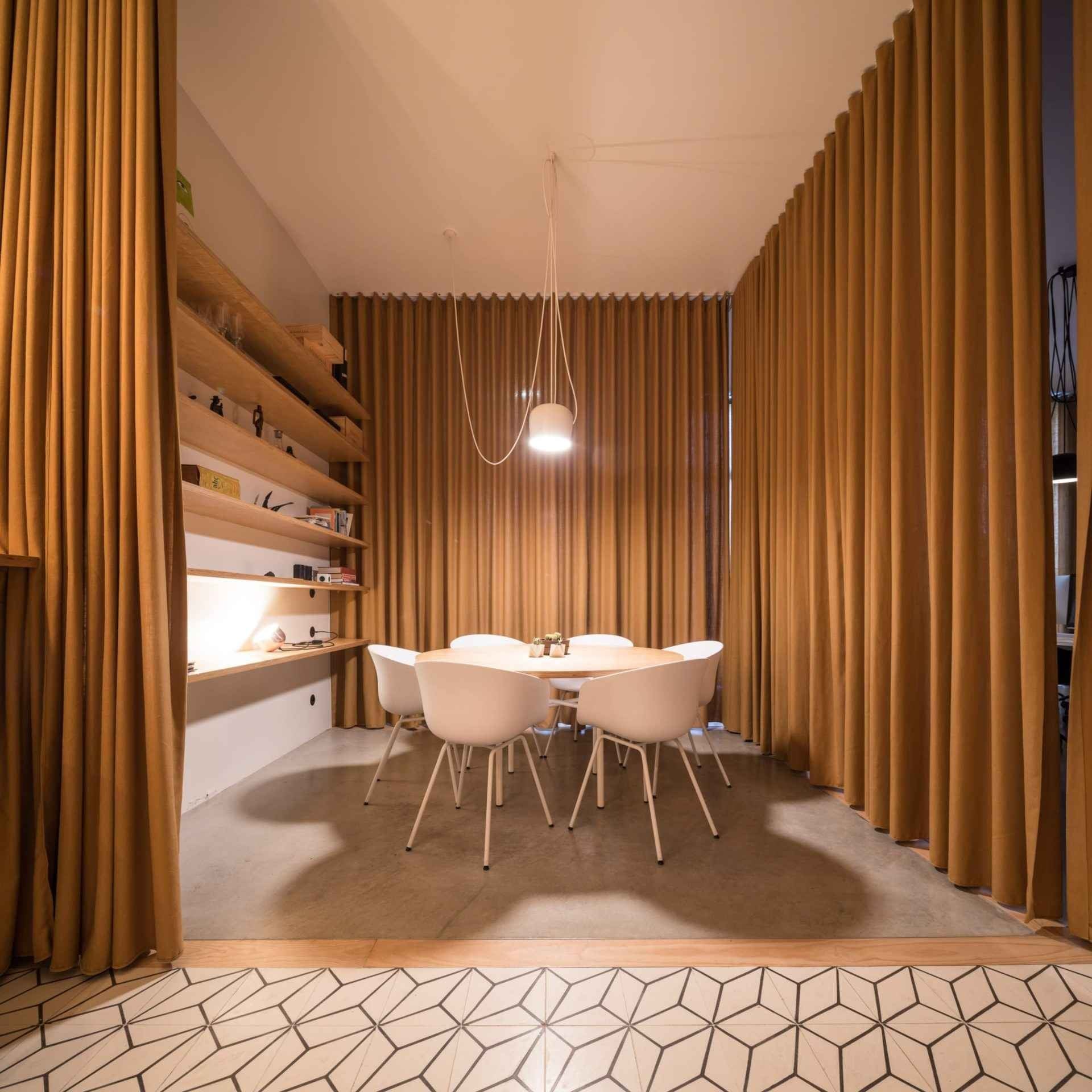 Axiomorna Industriele Hanglamp Eettafel (Dimbare versie)