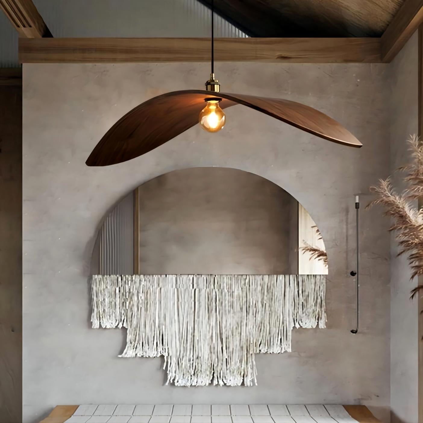 Curve houten hanglamp met vliegend blad HL132