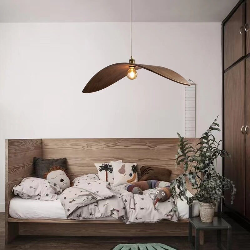 Curve houten hanglamp met vliegend blad HL132