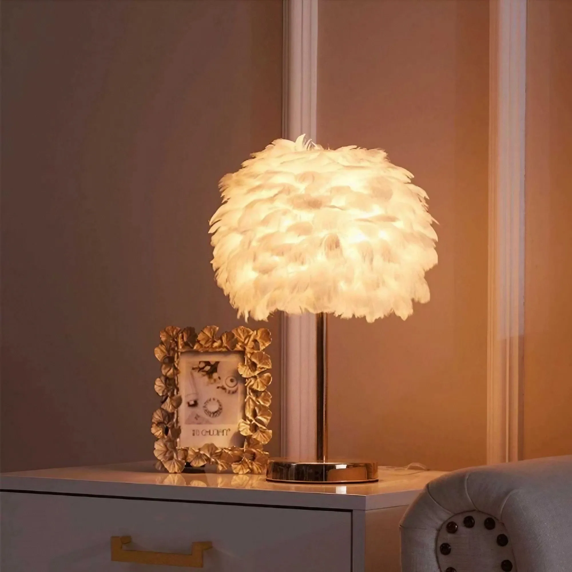Moderne pluizige Feather tafellamp voor slaapkamer HL09