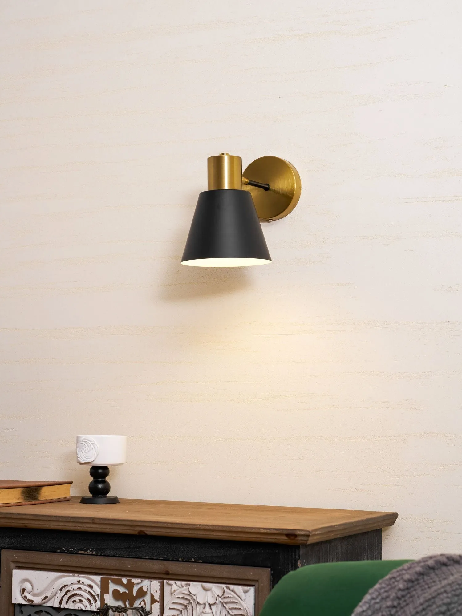Verstelbare wandlamp met arm HL2926