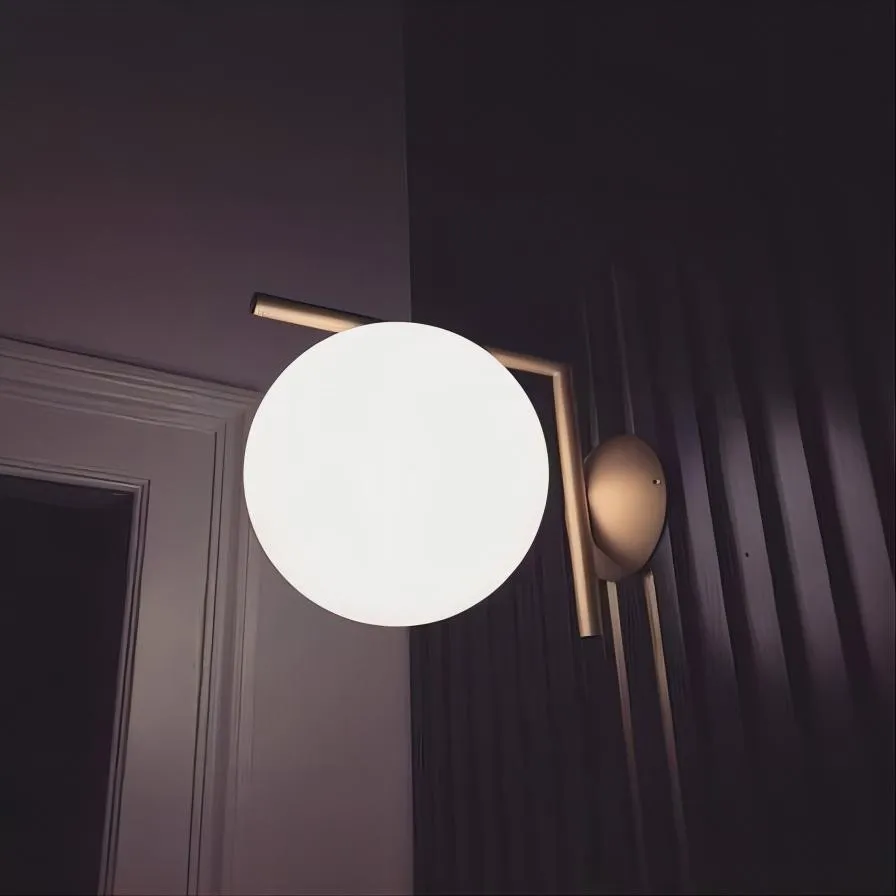 Iscalia Glazen Bal Wandlamp