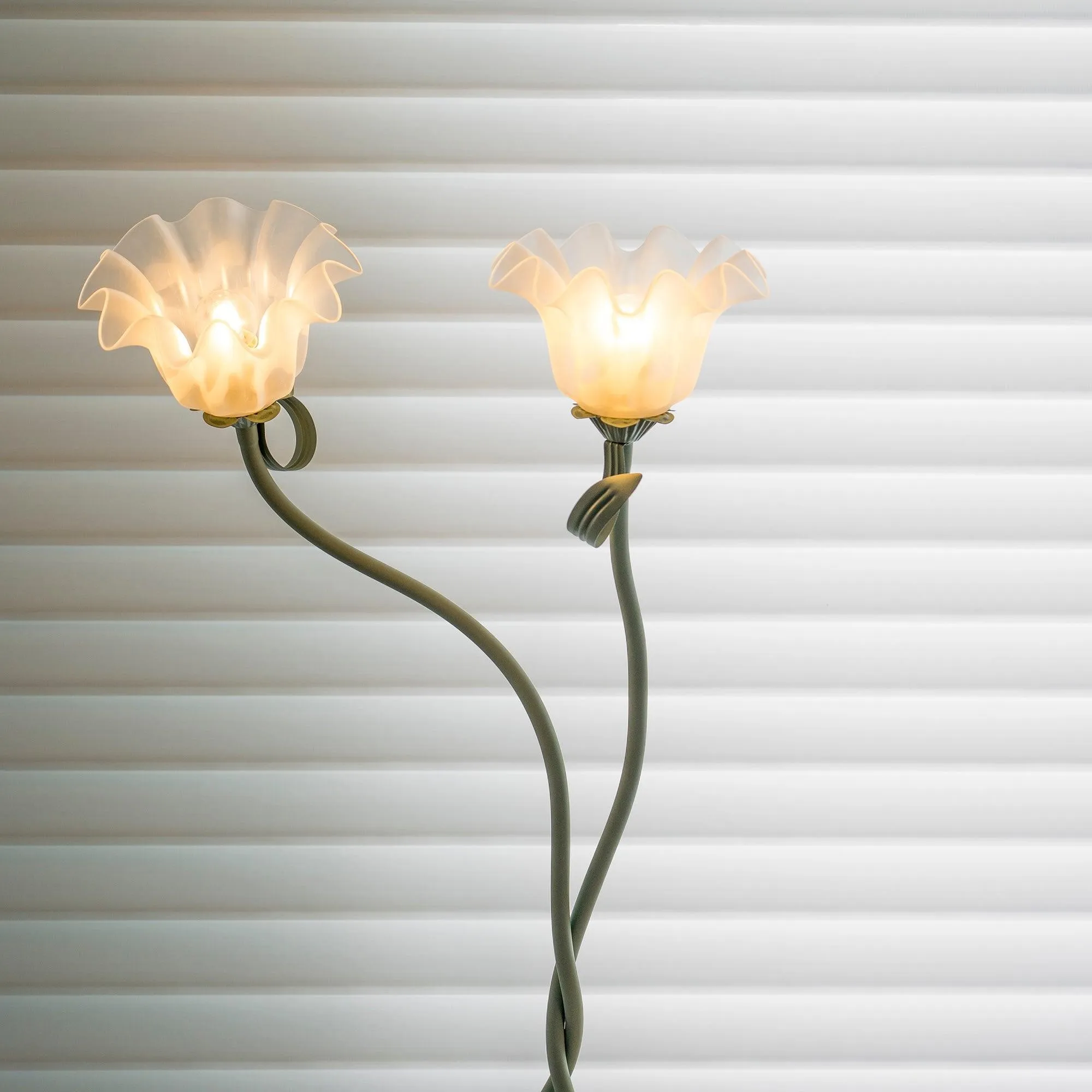 Creatieve multi-kops wikkelbloemvormige vloerlamp HL403