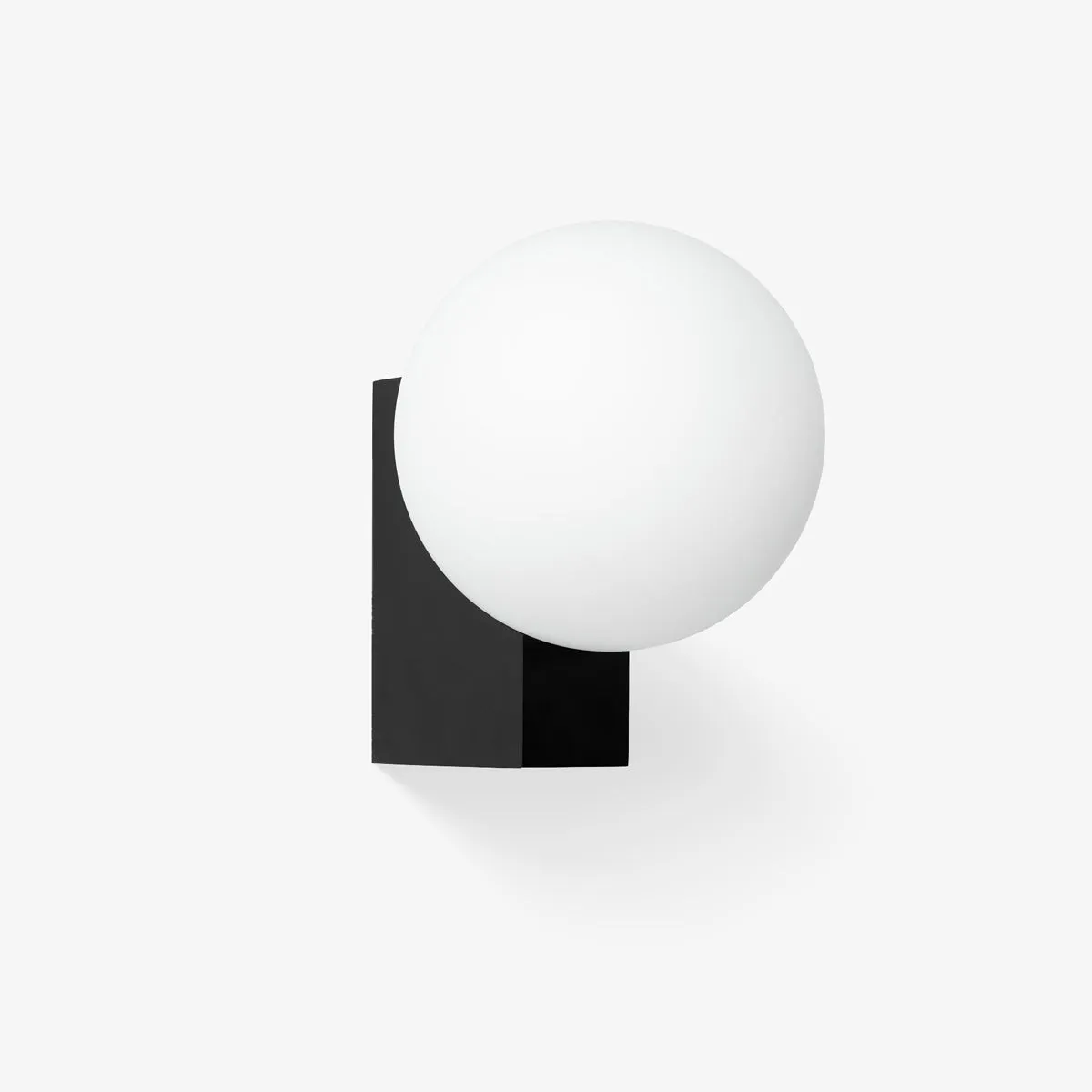 Minimalistische bolvormige wandlamp HL558