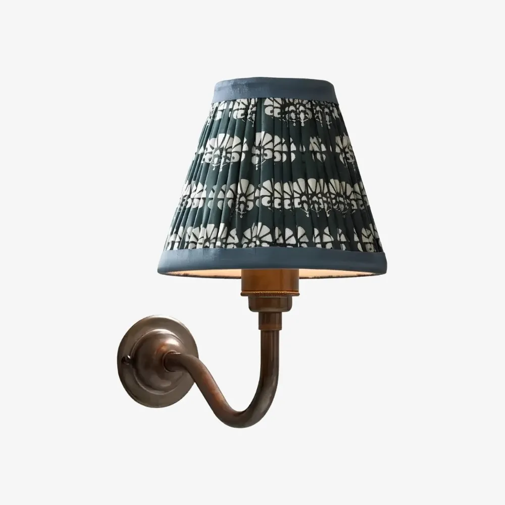Vintage Cottaloy wandlamp met gebogen arm en stoffen bekleding voor de woonkamer of slaapkamer HL3579