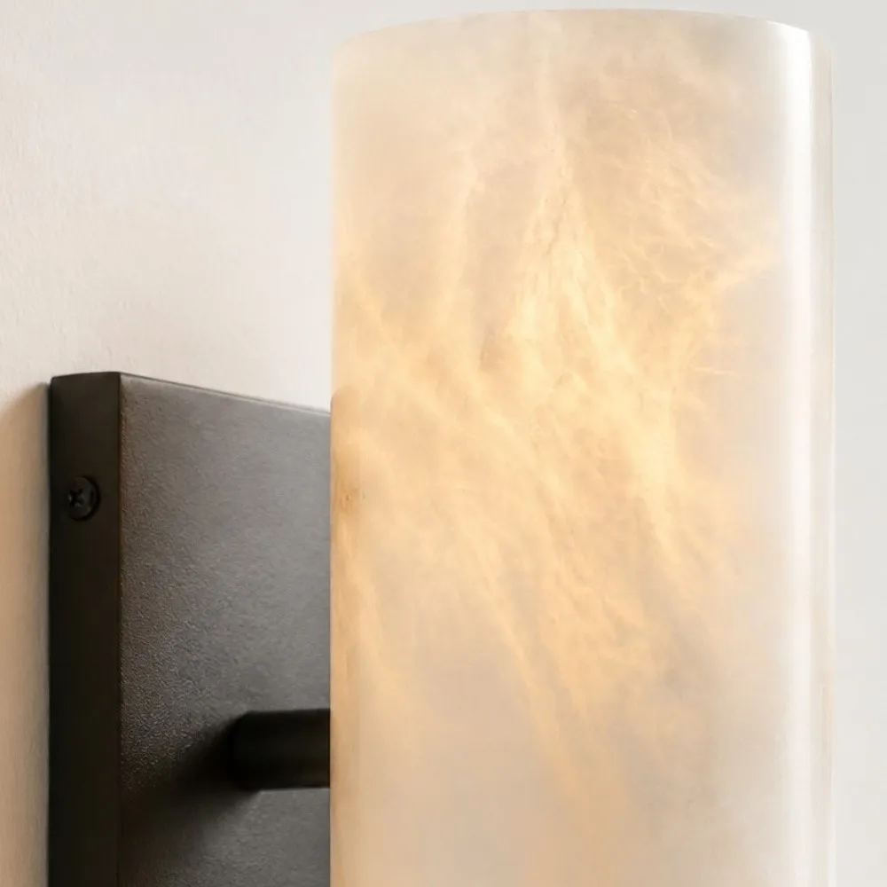 Wolvina Natural Marble Tube Wandlamp met Strakke Metalen Details HL1427