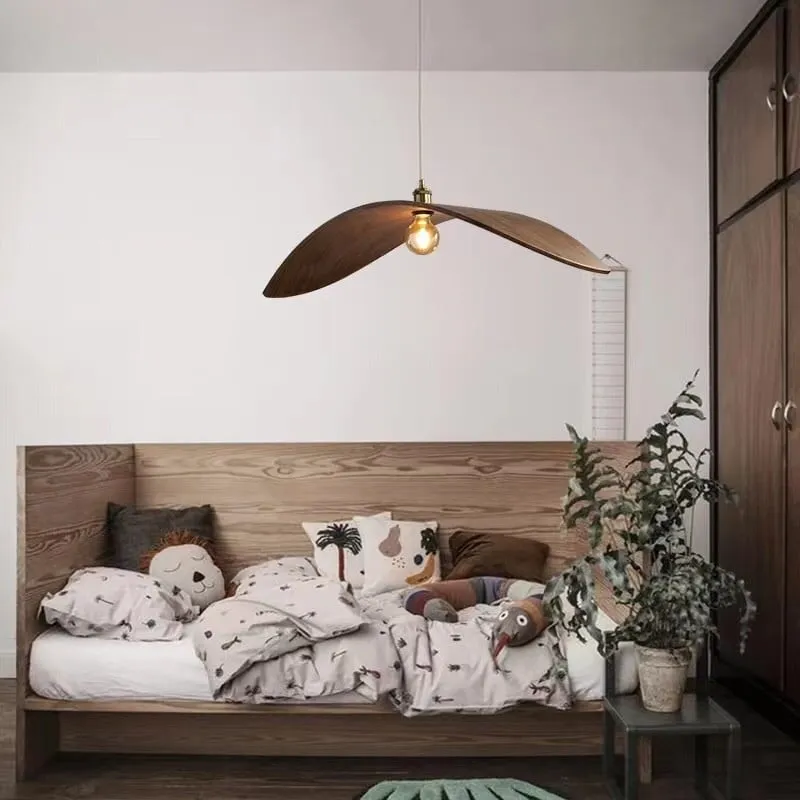 Curve houten hanglamp met vliegend blad HL132