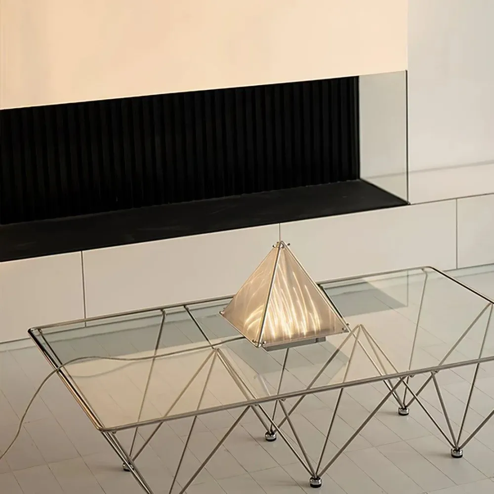 Getextureerde Glazen Piramide Tafellamp HL270
