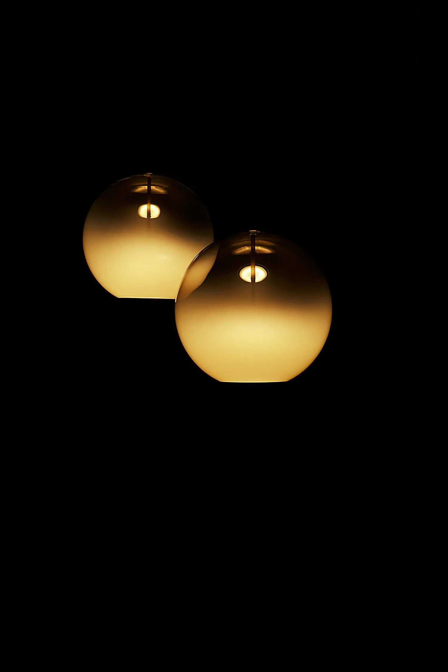 Eenvoudige bolvormige druppelvormige glazen hanglamp HL888
