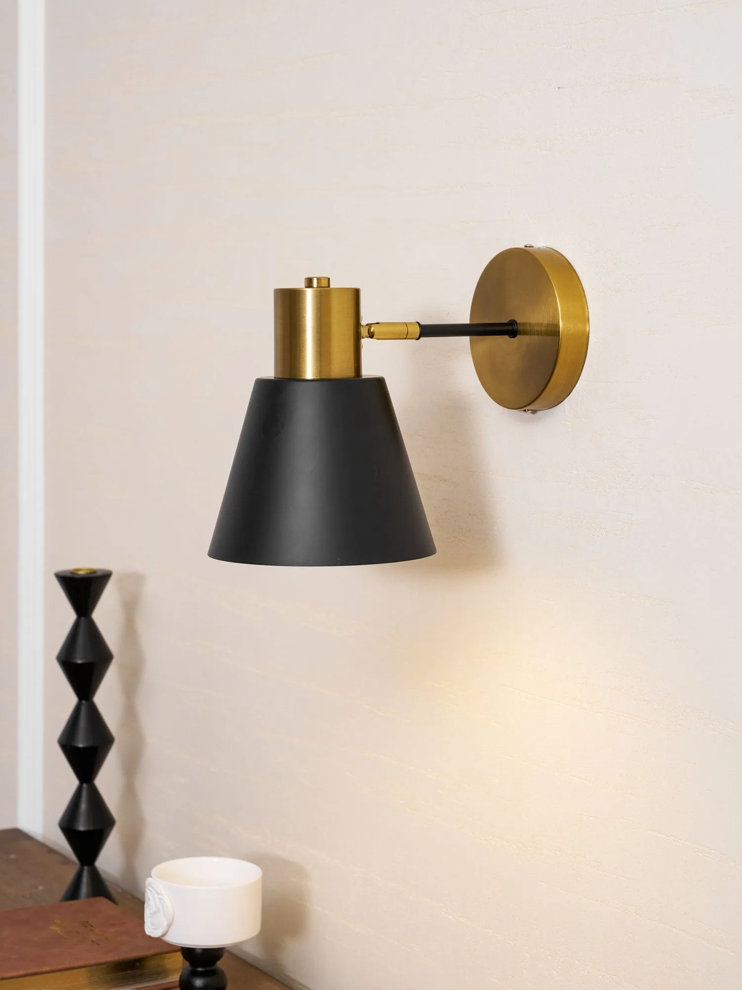 Verstelbare wandlamp met arm HL2926