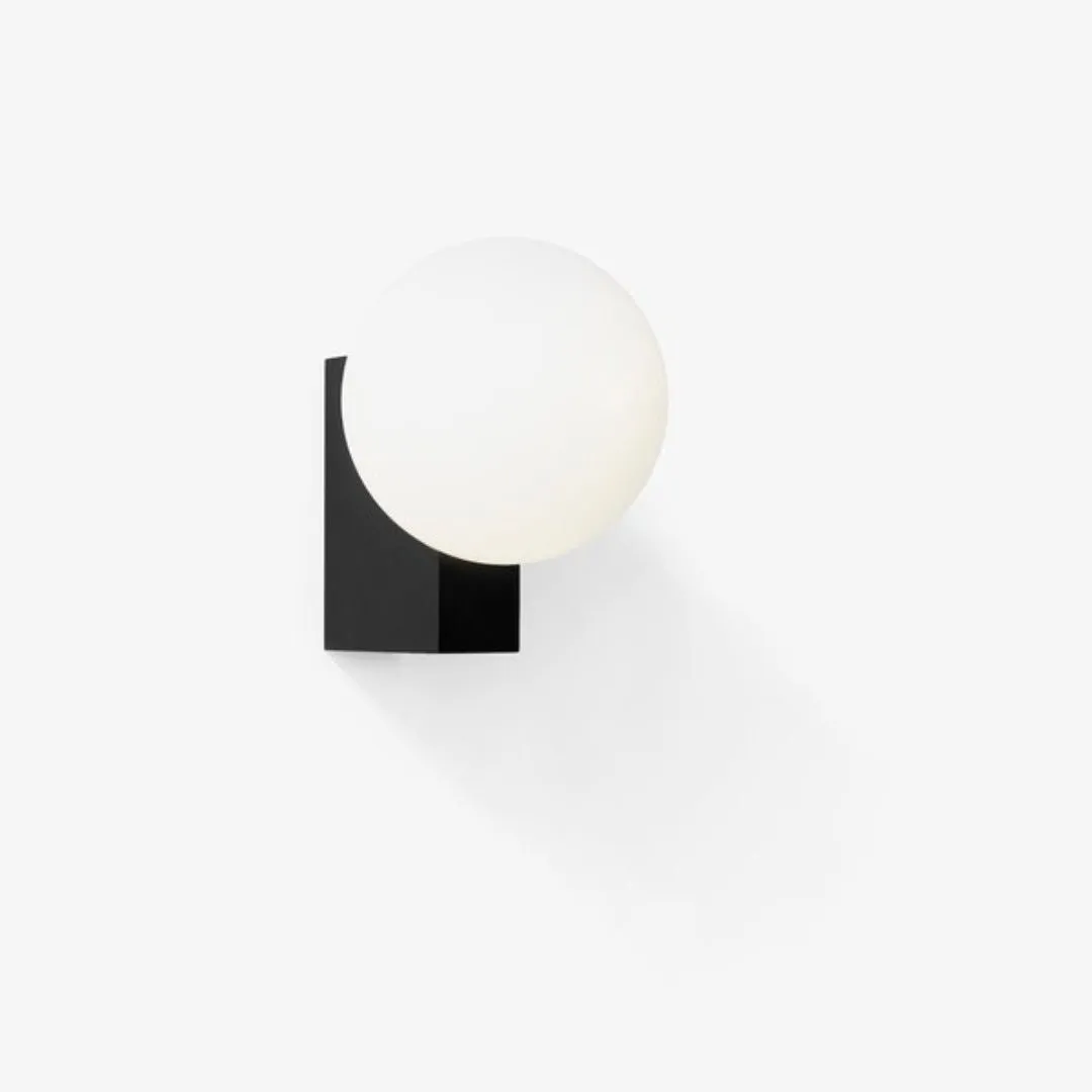 Minimalistische bolvormige wandlamp HL558